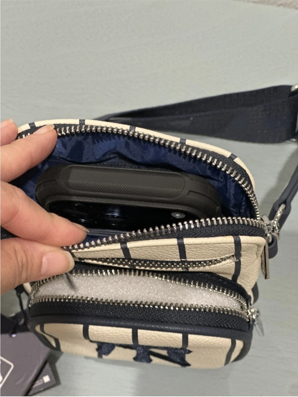 MLB New York Yankees Mini Crossbody
Purse 5" X 2" X 8" Montana West-Striped - Picture 7 of 9